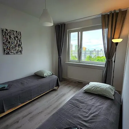 Spacious & Cleаn 4 Isolated For Groups Apartamento Bratislava