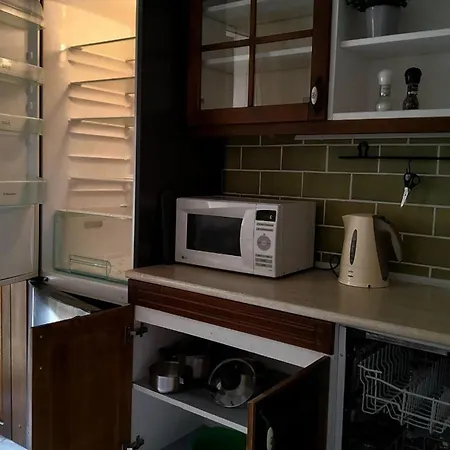 Spacious & Cleаn 4 Isolated For Groups Apartman *