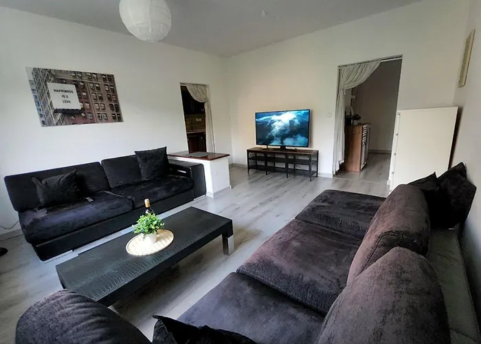 Spacious & Cleаn 4 Isolated For Groups شقة